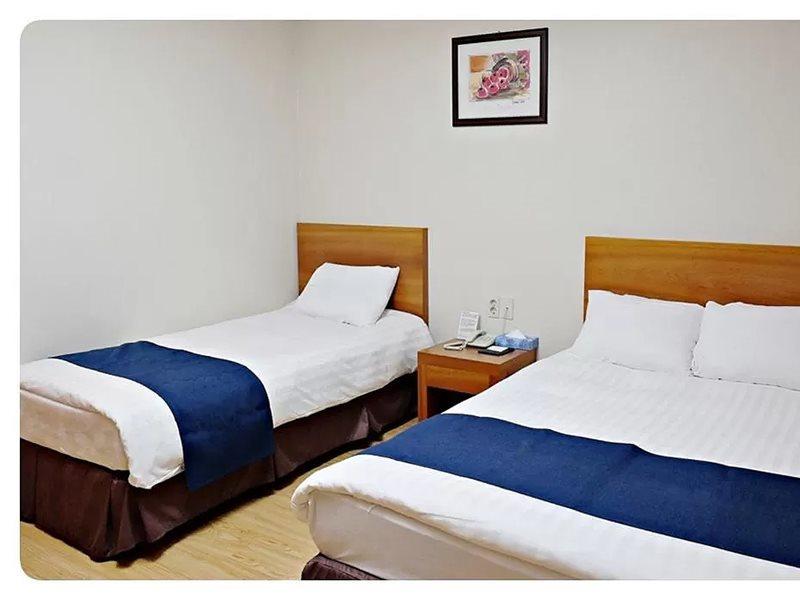 Jeju Parkside Tourist Hotel Екстериор снимка