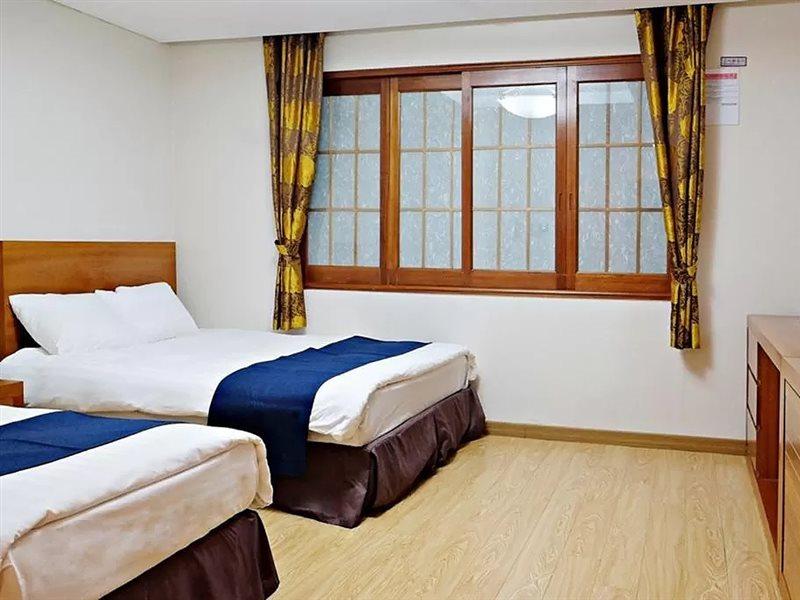 Jeju Parkside Tourist Hotel Екстериор снимка