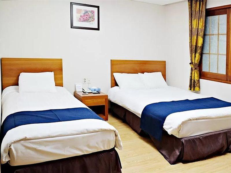 Jeju Parkside Tourist Hotel Екстериор снимка
