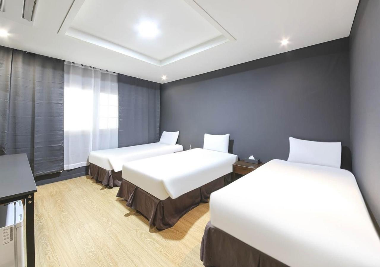 Jeju Parkside Tourist Hotel Екстериор снимка