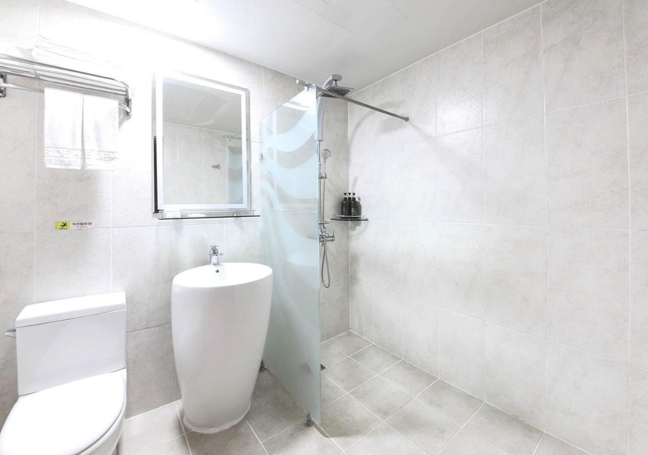 Jeju Parkside Tourist Hotel Екстериор снимка