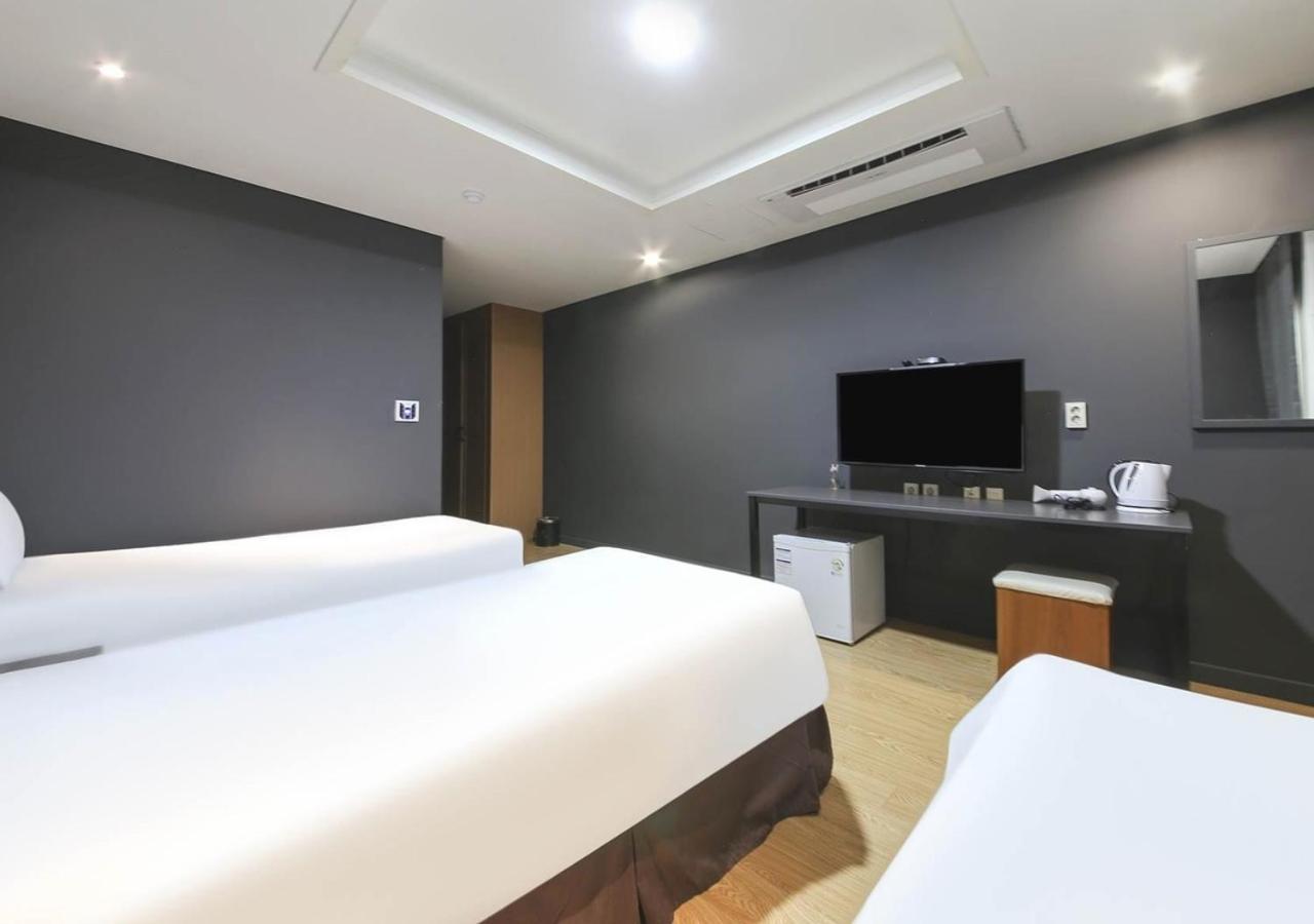 Jeju Parkside Tourist Hotel Екстериор снимка