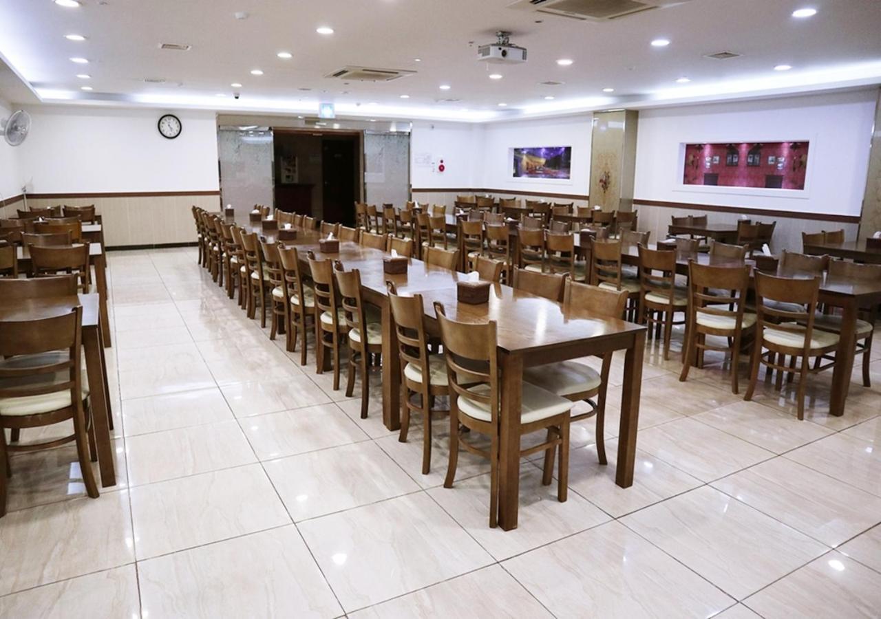 Jeju Parkside Tourist Hotel Екстериор снимка